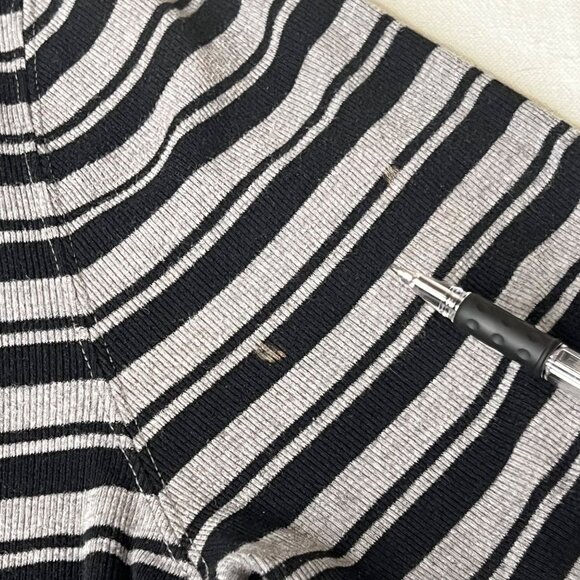 Twist Tees Size 2 Oversized Gray Black Striped V-neck Long Sleeve Top Stretch - Picture 9 of 16